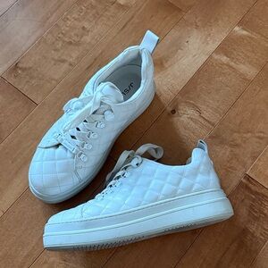 J/Slides White Quilted Sneakers – Size 7 – Barely Worn